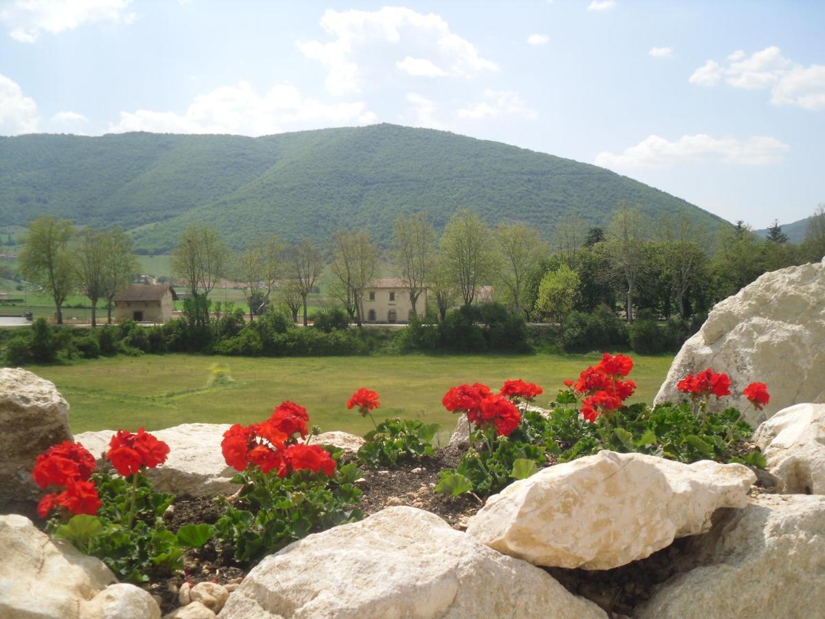 Bed and Breakfast Il Casale San Martino Норча Экстерьер фото